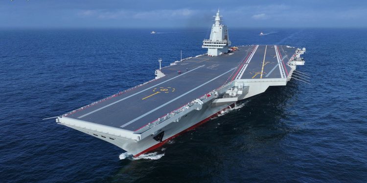 Type-003 Fujian Uçak Gemisi